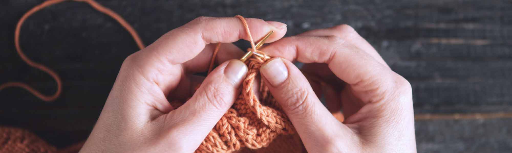 The Difference Between Wood and Metal Needles, Knitting